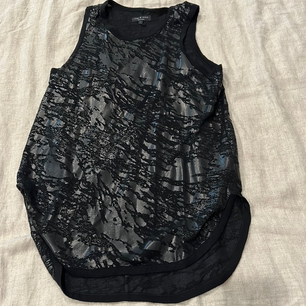 Sleeveless tank